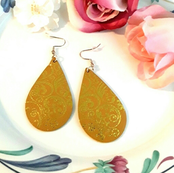 NEW Leather Droplet Earrings - Picture 5 of 5